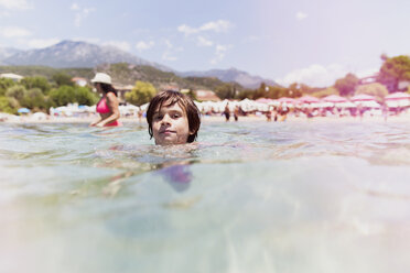 Portrait of a boy swimming in the sea - AZOF00051