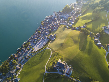 Austria, Salzkammergut, Sankt Wolfgang, Aerial view of Lake Wolfgangsee - JUNF01279