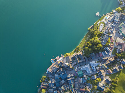 Austria, Salzkammergut, Sankt Wolfgang, Aerial view of Lake Wolfgangsee - JUNF01280
