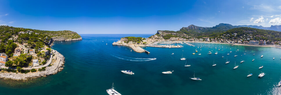 Spanien, Balearische Inseln, Mallorca, Serra de Tramuntana, Port de Soller, Panoramablick - AMF05949