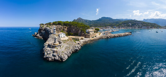 Spanien, Balearische Inseln, Mallorca, Serra de Tramuntana, Port de Soller, Panoramablick - AMF05951