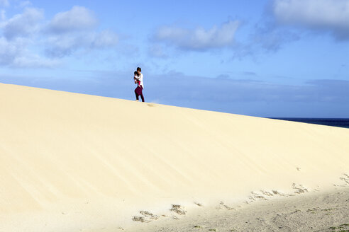 Spanien, Kanarische Inseln, Fuerteventura, Risco del Paso, Blick auf Playa de Sotavento. - AURF05584