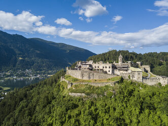Österreich, Kärnten, Ossiacher Tauern, Villach, Schloss Landskorn über St. Andrae, Ossiacher See - JUNF01293