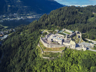 Österreich, Kärnten, Ossiacher Tauern, Villach, Schloss Landskorn über St. Andrae, Ossiacher See - JUNF01294