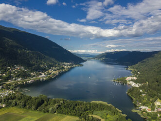 Österreich, Kärnten, Ossiacher Tauern, Villach, Schloss Landskorn über St. Andrae, Ossiacher See - JUNF01296