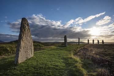 Großbritannien, Schottland, Orkney, Mainland, Ring of Brodgar, neolithischer Steinkreis - ELF01928