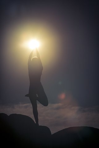 Yoga am Tahoesee, lizenzfreies Stockfoto