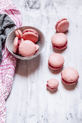 Rosa Macarons gefüllt mit Himbeerbuttercreme - SBDF03764