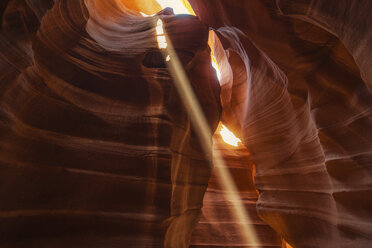 Beam of light shining inside slot canyon - AURF05949