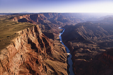 Luftaufnahme des Grand Canyon Flusses, Arizona, USA - AURF05950