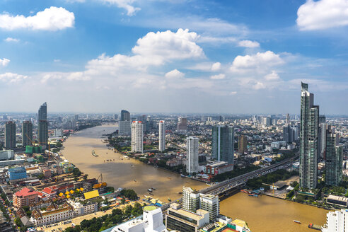 Skyline von Bangkok mit dem Fluss Chao Phraya - AURF05957