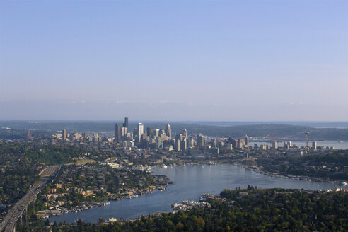Luftaufnahme der Stadt Seattle, Bundesstaat Washington, Vereinigte Staaten - AURF05980