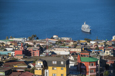 Boot der chilenischen Marine vor Anker in Valparaiso - AURF06008