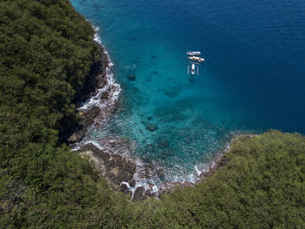 Indonesien, Bali, Luftaufnahme vom Strand der Blauen Lagune - KNTF01815