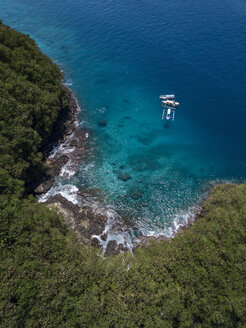 Indonesien, Bali, Luftaufnahme vom Strand der Blauen Lagune - KNTF01816