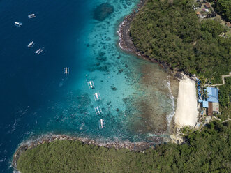 Indonesien, Bali, Luftaufnahme vom Strand der Blauen Lagune - KNTF01818