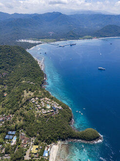 Indonesien, Bali, Luftaufnahme vom Strand der Blauen Lagune - KNTF01821
