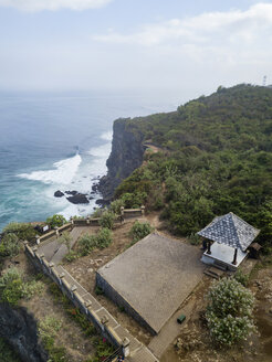 Indonesien, Bali, Luftaufnahme des Uluwatu-Tempels - KNTF01841