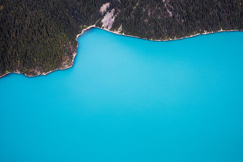 Luftaufnahme des Ufers des Garibaldi-Sees, Garibaldi Provincial Park, Whistler, British Columbia, Kanada - AURF06522