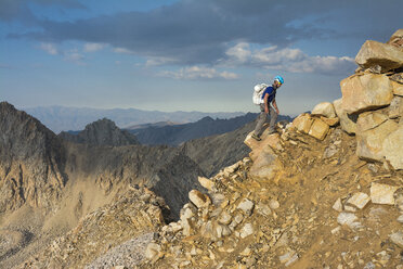 Man climbing on mountain - AURF06562