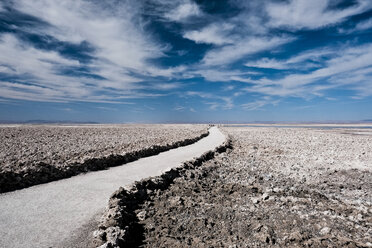 Der Weg zur Laguna Chaxa außerhalb von San Pedro de Atacama, Chile - AURF06644