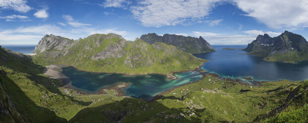 Panoramablick auf Bunesfjord und Reinefjord - AURF06659