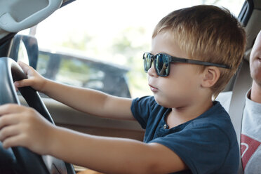 Little boy driving car - AURF06976