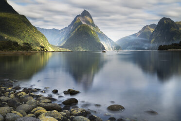 Neuseeland, Südinsel, Fjordland National Park, Milford Sound - MKFF00398