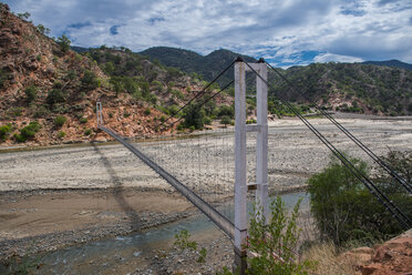 Suspension bridge for pedestrians, Oruro, Alitplano, Bolivia - AURF07310