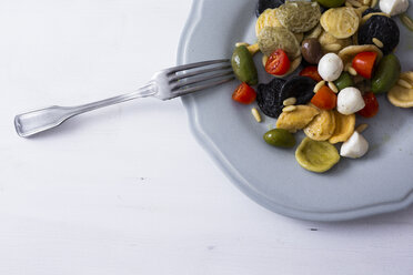 Mediterrane Orecchiette mit Tomate, Oliven und Mozzarella - GIOF04547