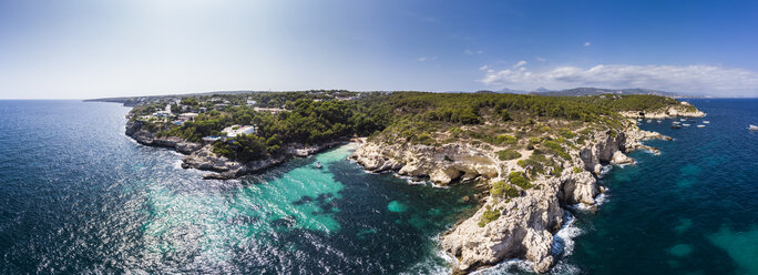 Spanien, Mallorca, Luftaufnahme der Bucht Cala Falco und Cala Bella Donna - AMF05978