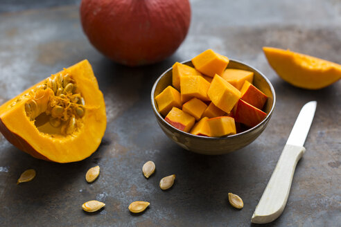 Preparing Hokkaido pumpkin for a pumpkin soup - JUNF01345