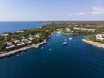 Spanien, Balearische Inseln, Mallorca, Region Cala d'Or, Küste von Porto Petro - AMF05999