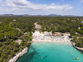 spanien, Balearen, Mallorca, Luftaufnahme von Cala Mondrago und Playa Mondrago, Naturpark Mandrago - AMF06003