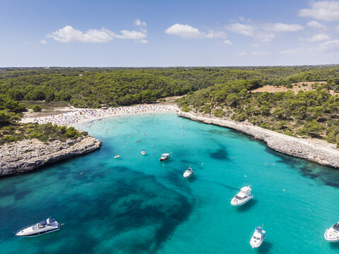 spanien, Balearen, Mallorca, Luftaufnahme von Cala Mondrago und Playa Mondrago, Naturpark Mandrago, lizenzfreies Stockfoto