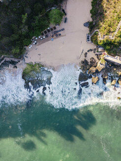 Indonesien, Bali, Luftaufnahme vom Strand - KNTF02038