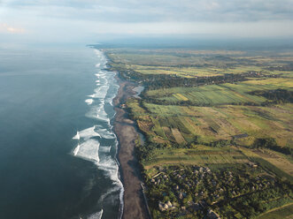 Indonesien, Bali, Luftaufnahme von Yeh Gangga Strand - KNTF02067