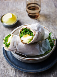 Wrap mit Avocado, Rucola und Ei, Nahaufnahme - CUF44570