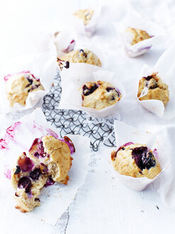 Mini-Muffins mit Blaubeeren, Mandeln und Chiasamen - CUF44754