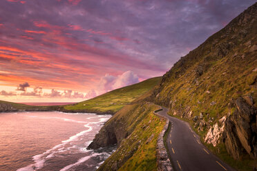 Slea Head Drive bei Sonnenuntergang, Dingle, Kerry, Irland - CUF44817