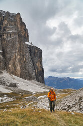 Wanderer in Canazei, Trentino-Südtirol, Italien - CUF44963