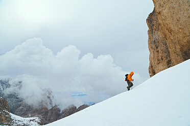 Wanderer in Canazei, Trentino-Südtirol, Italien - CUF44979