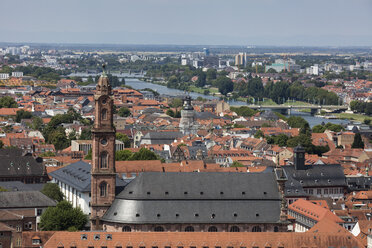 Germany, Baden-Wuerttemberg, Heidelberg, Neckar river, City view with Church of the Holy Spirit - WIF03632
