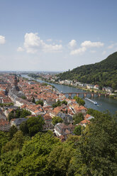 Deutschland, Baden-Württemberg, Heidelberg, Neckar, Stadtansicht mit Charles-Theodore-Brücke - WIF03637