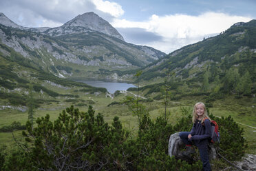 Austria, Ausseer Land, Hiking girl in the mountains - HAMF00395