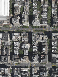 Luftaufnahme von sonnigen Hochhausdächern, New York City, New York, USA - FSIF03257
