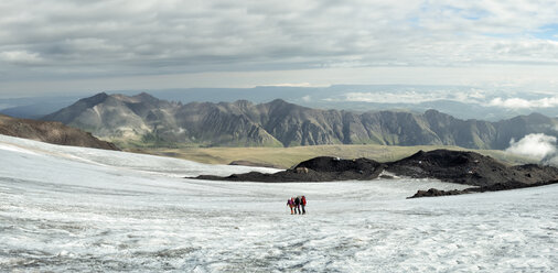 Russland, Oberes Baksan-Tal, Kaukasus, Bergsteiger besteigen den Elbrus - ALRF01282