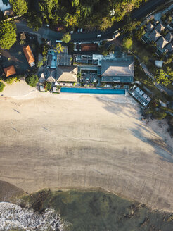 Indonesien, Bali, Luftaufnahme von Jimbaran Beach von oben - KNTF02133