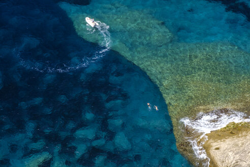 Korsika, Mittelmeerküste, felsiger Strand - HAMF00464