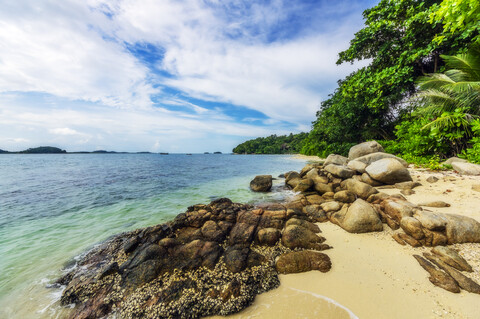 Indonesien, Riau-Inseln, Bintan, Strand, lizenzfreies Stockfoto